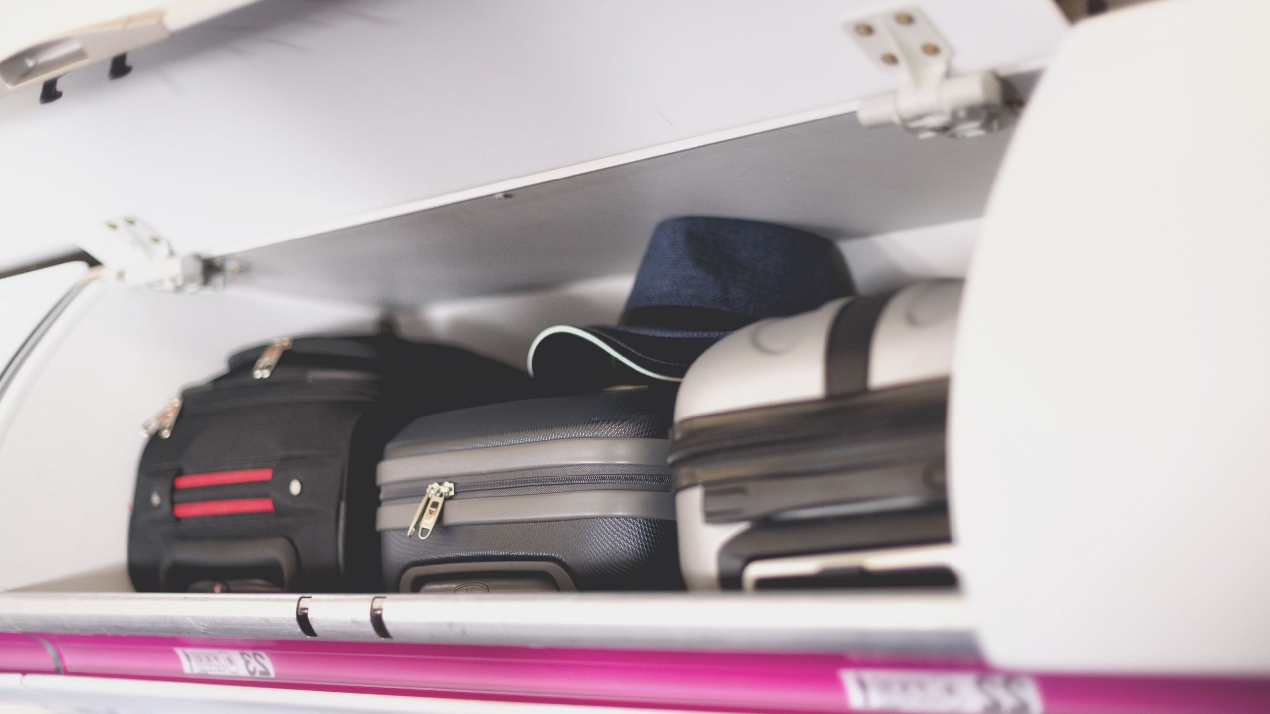 Cómo llevar líquidos en el avión ▷ Las Mejores bolsas para líquidos